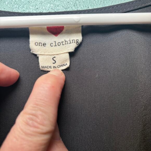 One Clothing Women’s Gray Long Sleeve Romper V-Neck Zip Pockets Size Small - Picture 3 of 7